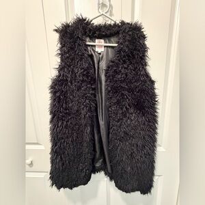 Hit list, Los Angeles Women's Black Faux Fur Vest